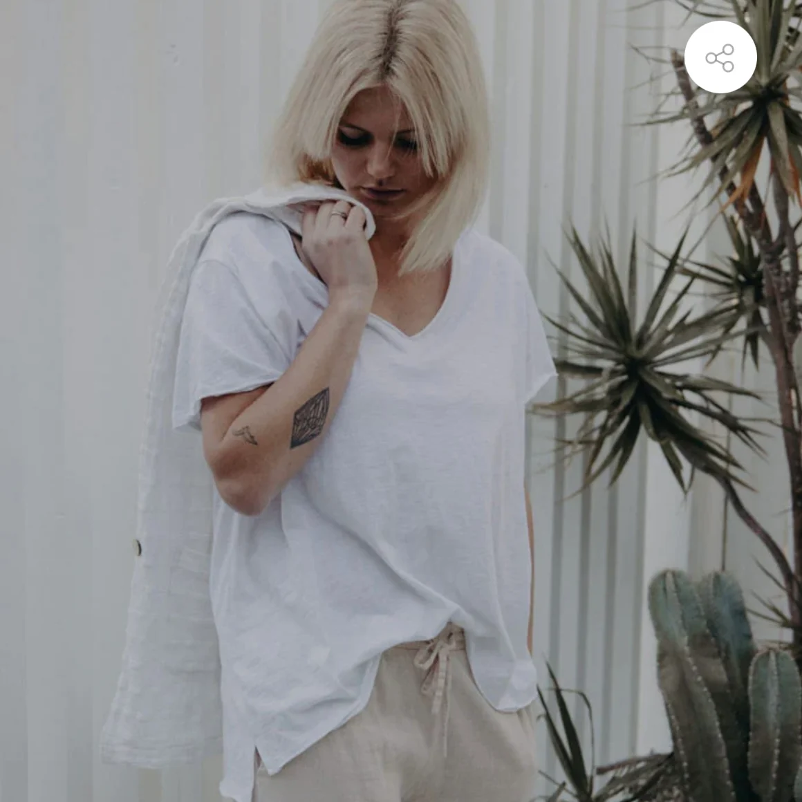 ELENA TEE - WHITE - Image 4