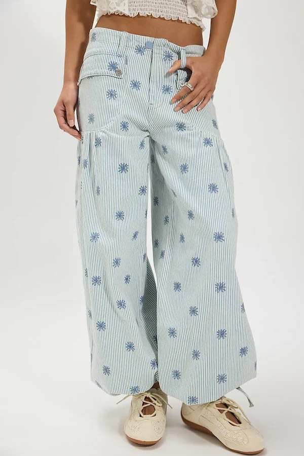 LOTUS EMBROIDERED RAILROAD BALLOON JEANS - Image 3