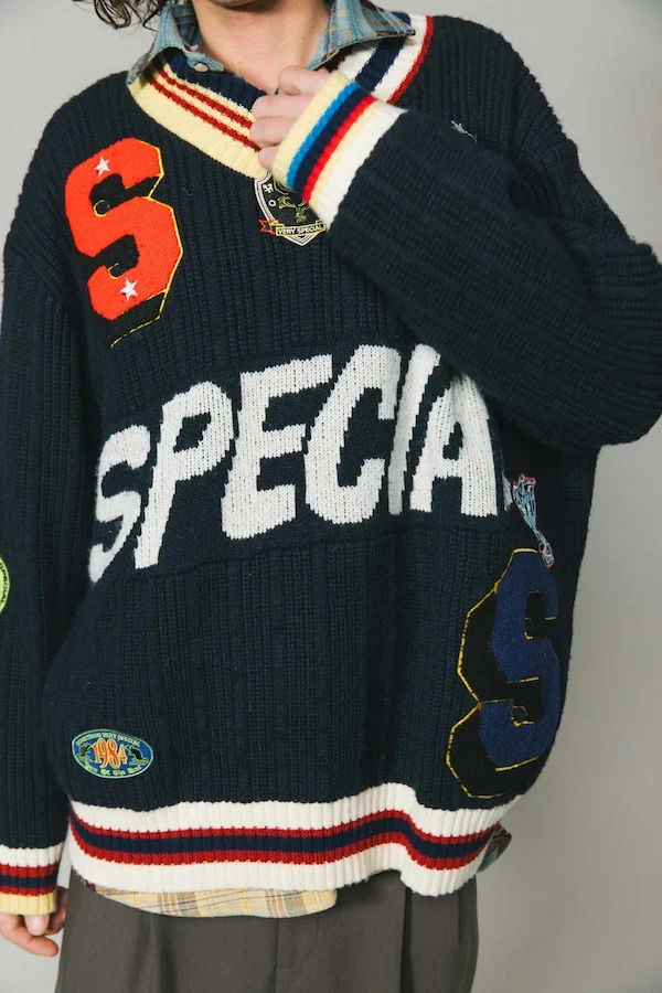 NAVY PATCH KNIT SWEATER - Image 2